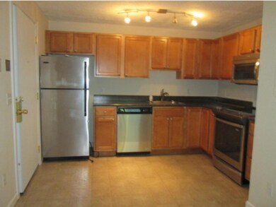 545 Calef Rd unit 27, Manchester, NH 03103 - photo 3