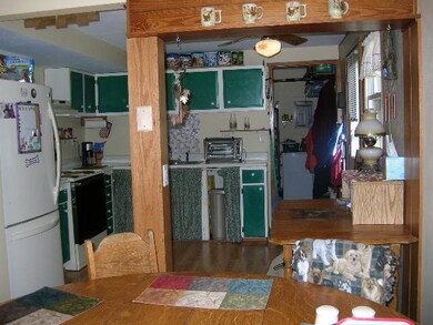 408 W Monroe St, Philo, IL 61864 - photo 5