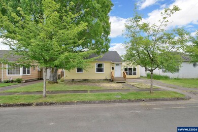 1050 14th Ave SW, Albany, OR 97321 - photo 3