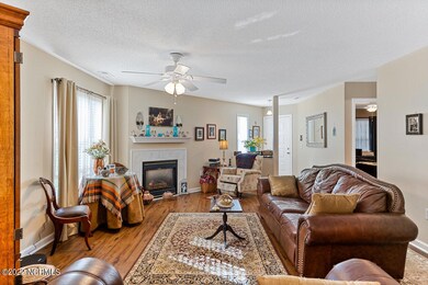 4101 Breezewood Dr unit 102, Wilmington, NC 28412 - photo 4