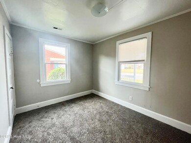 803 W Elizabeth St, Elizabeth City, NC 27909 - photo 3