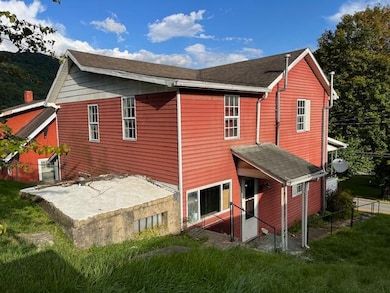 69 E Main St, Richwood, WV 26261 - photo 3