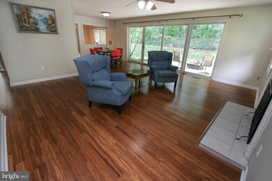 13157 Madonna Ln, Fairfax, VA 22033 - photo 3