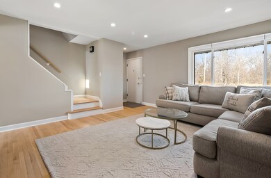 452 E Vallette St, Elmhurst, IL 60126 - photo 2