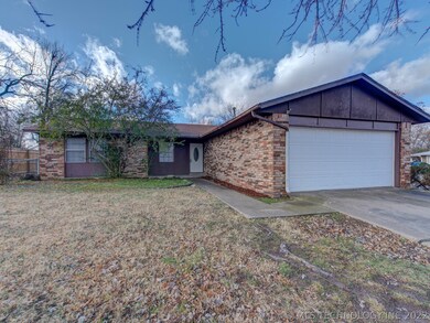 1688 S Sycamore Ave, Broken Arrow, OK 74012 - photo 2