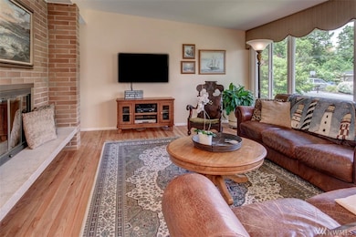 9737 SE 40th St, Mercer Island, WA 98040 - photo 4