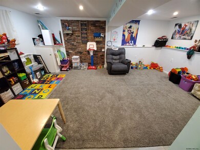 20 Chestnut Ct, Rensselaer, NY 12144 - photo 3