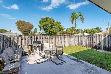 UNIT A - PRIVATE FENCED YARD