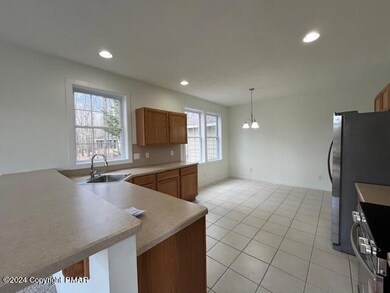 409 Gentian Ln, Pocono Pines, PA 18350 - photo 6