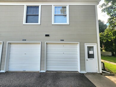 2635 Fenwick Ct, Ann Arbor, MI 48104 - photo 3