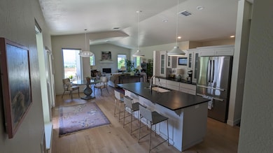 139 NE Vertical Dr, Grants Pass, OR 97526 - photo 5