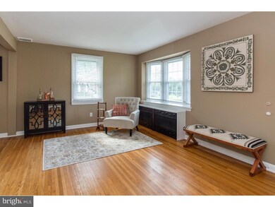 204 Twining Rd, Oreland, PA 19075 - photo 2