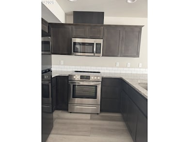 688 E Oregon Ave, Hermiston, OR 97838 - photo 2