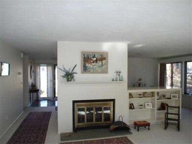 351 Hemlock Cir, Lincoln, MA 01773 - photo 3