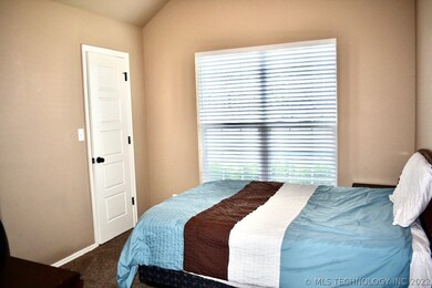 Bedroom with a Lots of Natural Light & a Walk In C