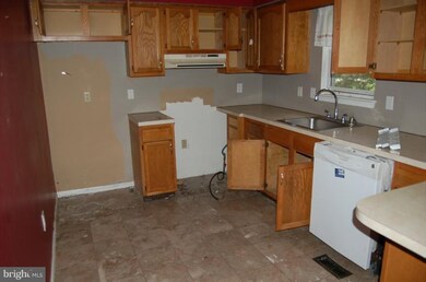 945 Court House Point Rd, Chesapeake City, MD 21915 - photo 5