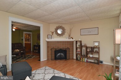 1516 N 14th St, Reading, PA 19604 - photo 6