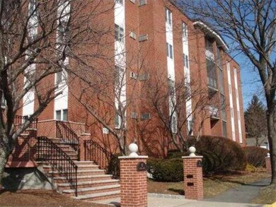 31 Lodgen Ct unit 3B, Malden, MA 02148 - photo 4