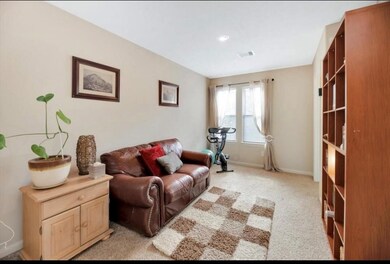 Bonus room or 4th bedroom