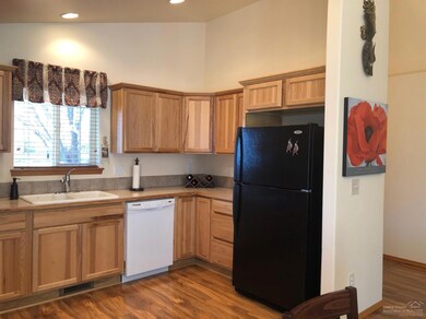 2091 NW Joshua Tree Ct, Redmond, OR 97756 - photo 4