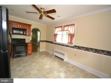 647 Hampton Ave, Southampton, PA 18966 - photo 5