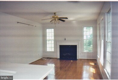 23182 Whistlewood Ln, California, MD 20619 - photo 3