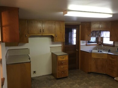 2445 N Court St, Circleville, OH 43113 - photo 4