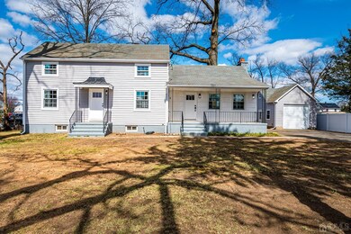 81 Raymond St, Edison, NJ 08817 - photo 2