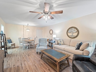 Living room/dining room