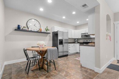 186 W Springview Dr, Saratoga Springs, UT 84045 - photo 6