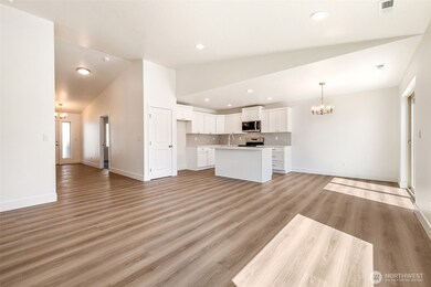 311 Sandy Loop, Moses Lake, WA 98837 - photo 4