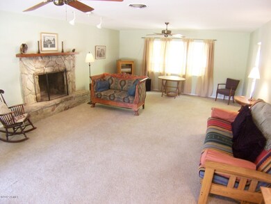 Huge Great Room with Twin Fans!