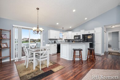 12-web-or-mls-6139 Balcom -14