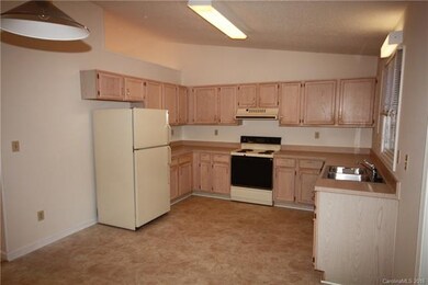 26 Forest Lake Dr, Asheville, NC 28803 - photo 7