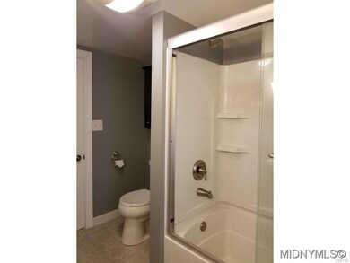 Updated 2nd floor full bath.