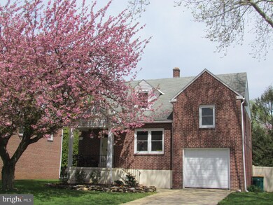 507 Jefferson Blvd, Reading, PA 19609 - photo 2