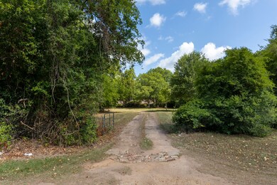 603 Peach St, Tomball, TX 77375 - photo 2