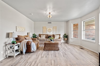 2026 11th Ave NW, Ardmore, OK 73401 - photo 2