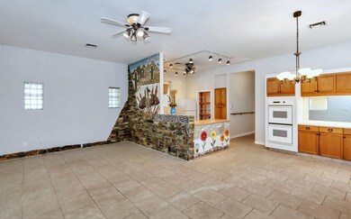 207 N 12th Ave-large-003-6-Main Living A