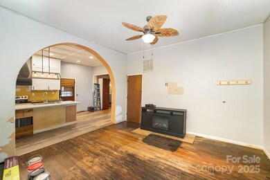 1221 Patterson St, Shelby, NC 28152 - photo 5