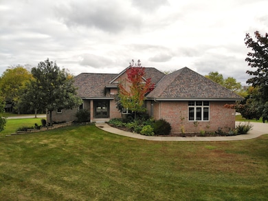 4707 W Jenna Ct, Franklin, WI 53132 - photo 2