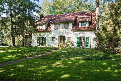 2 W Royal Forest Boulevard