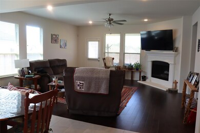 817 Holbrook Rd, Springtown, TX 76082 - photo 2