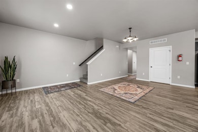 282 Kenneth Dr, Iowa City, IA 52245 - photo 6