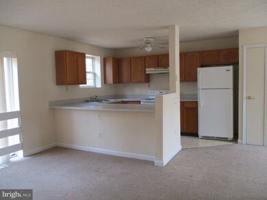 22121 Victorian Dr, California, MD 20619 - photo 3