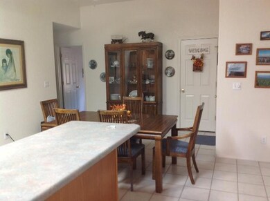 818 Kitchen 3