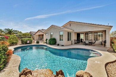 4038 E Lodgepole Dr-large-021-031-4038 E