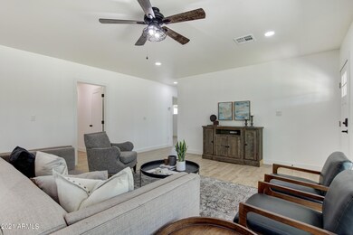 5612 N 19th St-9