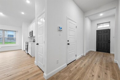 1404 Quail Creek Dr, Cleburne, TX 76033 - photo 6