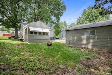 2633 Esplanade Ave, Davenport, IA 52803 - photo 5